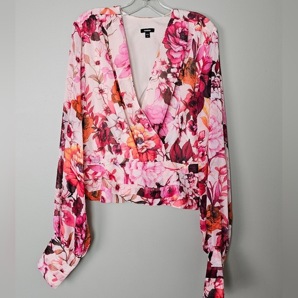 NWOT Express Pink Floral V-Neck Long Sleeve Faux Wrap Pleated Waist Top, XS - Picture 7 of 11